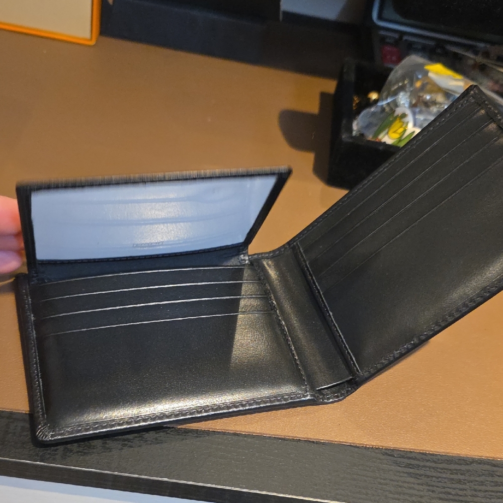 Coach Black Leather Bi-Fold Card & Key Wallet - Picture 4 of 7